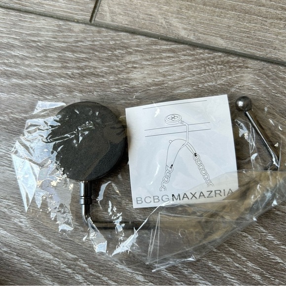 BCBGMAXAZRIA Black Patent Leather Hand Bag - Picture 15 of 16